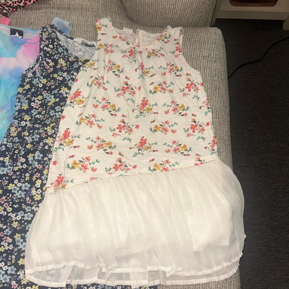 Lot of girl short sleeve dresses/rompers and one skort for girls size 4/5 - Picture 2 of 16